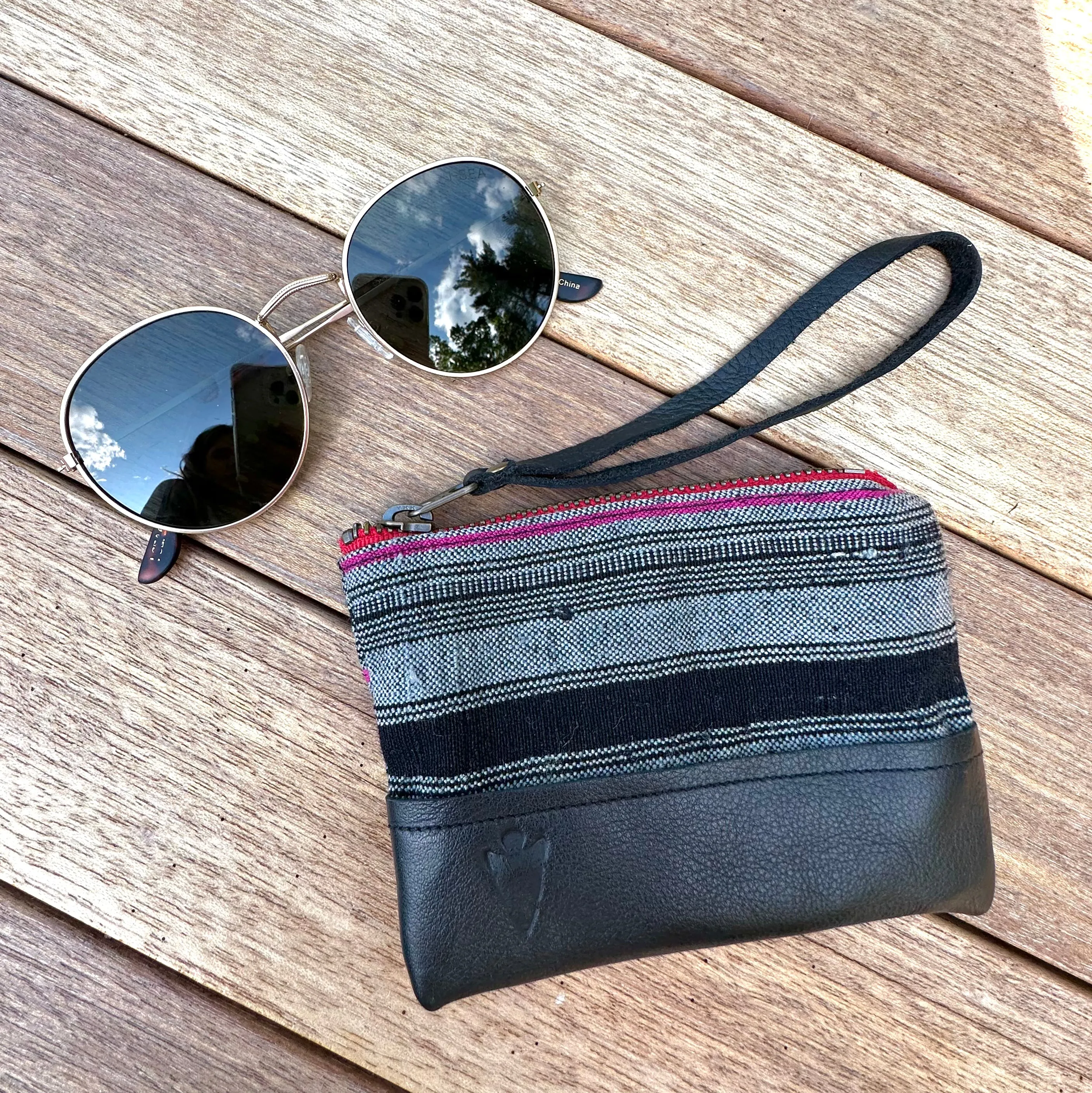 Aquinnah Grey Coin Pouch in Black Leather