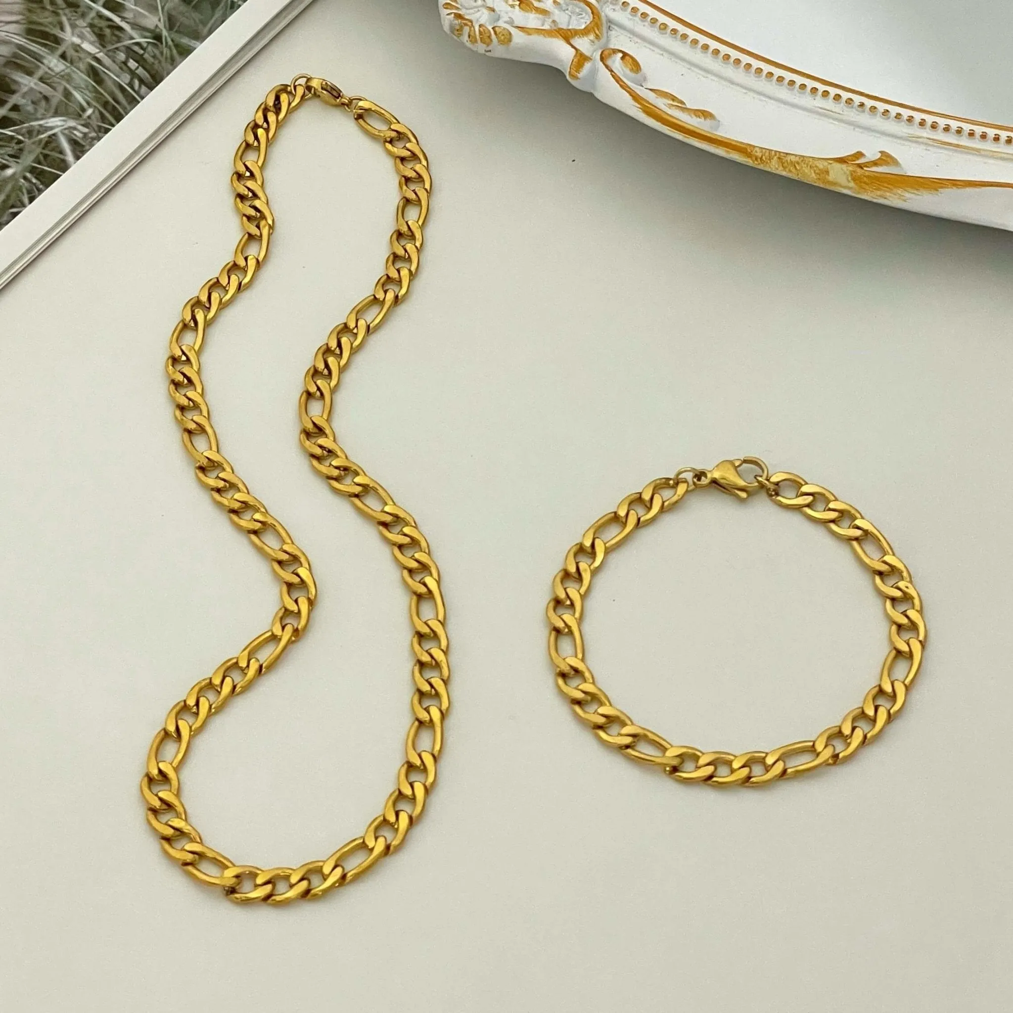 Figaro Chain Necklace Gold