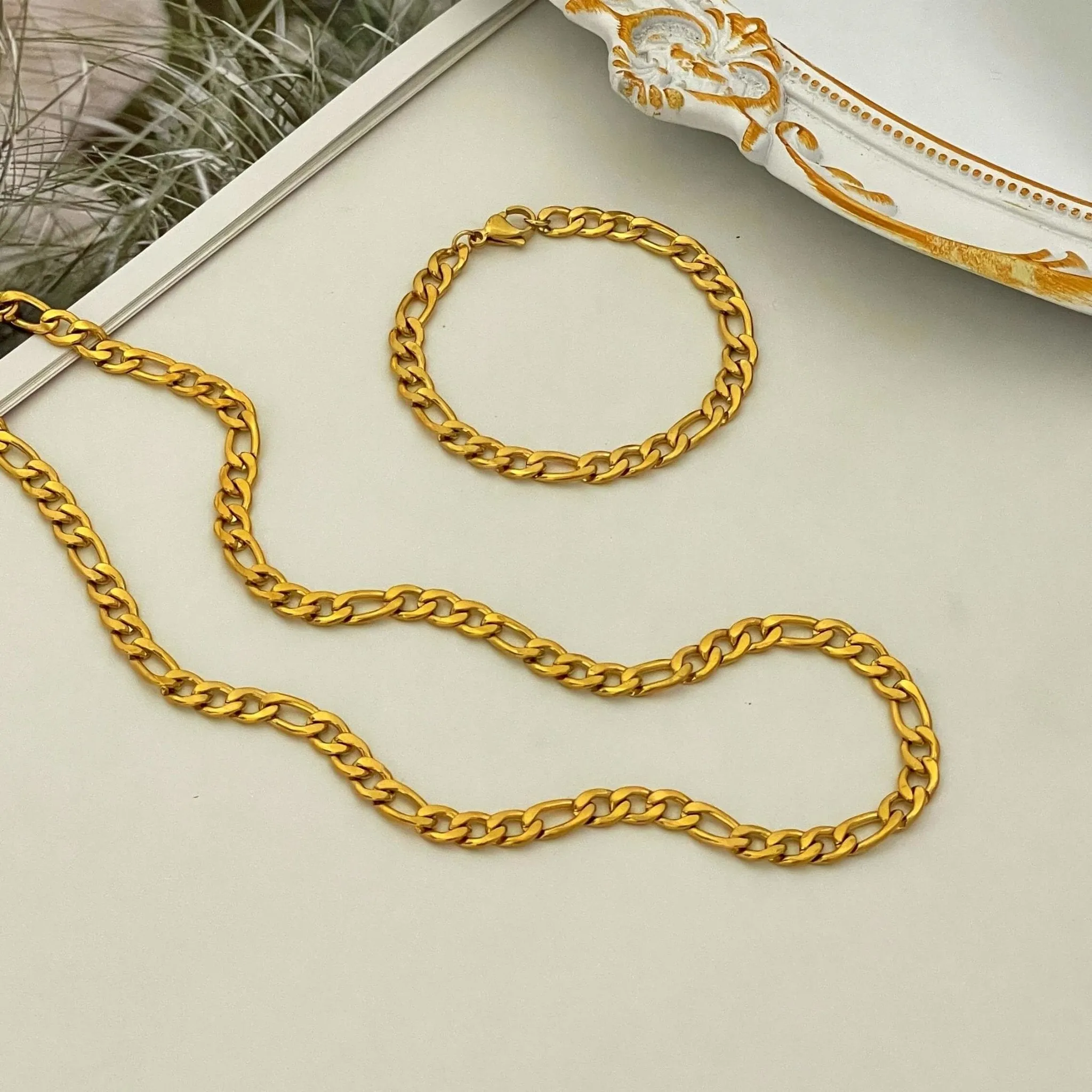 Figaro Chain Necklace Gold