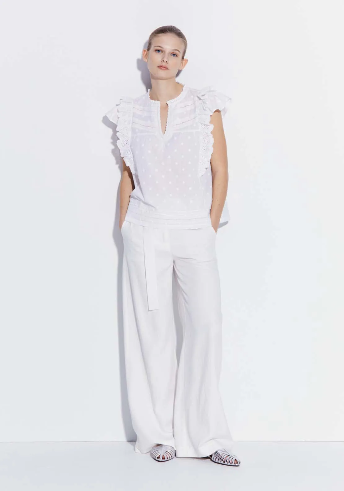 Ruffled plumetis blouse - White